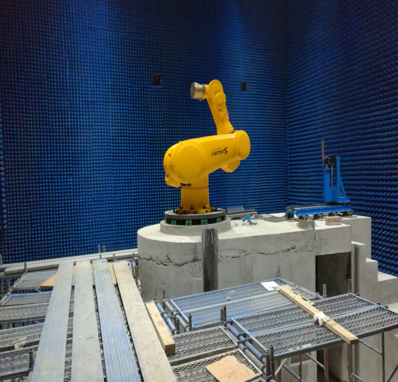 遠場測試設備（機器人）.jpg